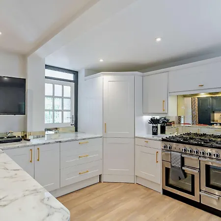 3 Bed In 92158