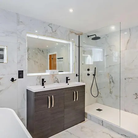 3 Bed In 92158 Харрогейт