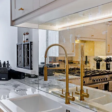 3 Bed In 92158 * Харрогейт