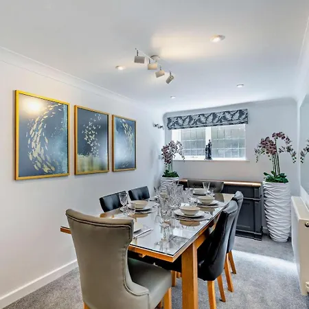 3 Bed In Oc-92158 Appartement