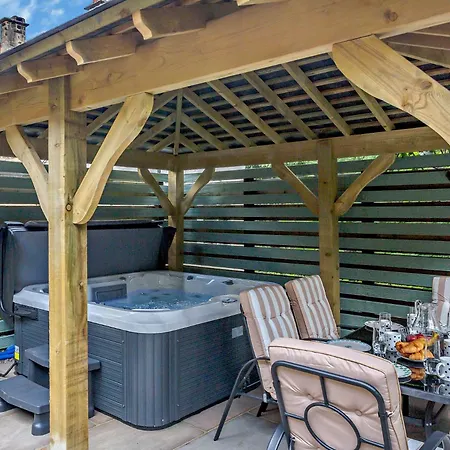 3 Bed In 92158 Harrogate
