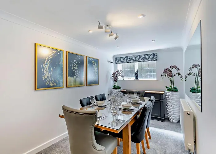 3 Bed In Oc-92158 Appartement